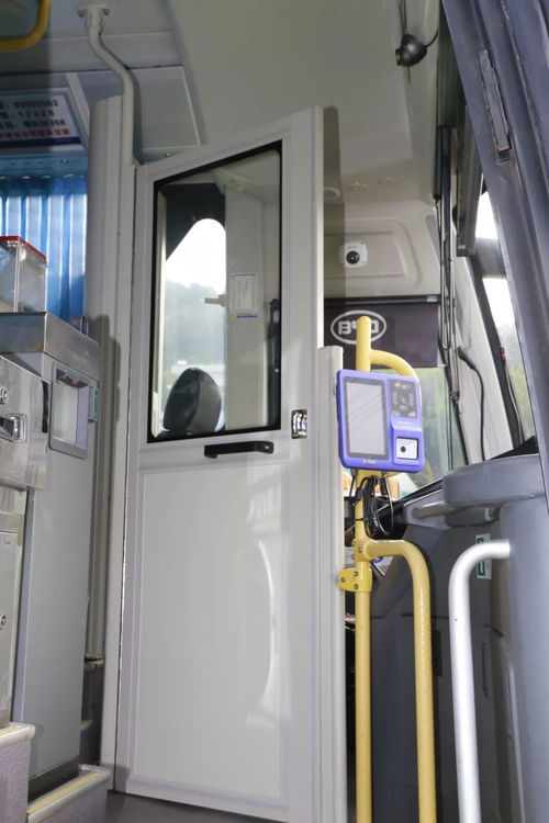 還想對司機(jī) 動(dòng)手動(dòng)腳 2家市屬公交企業(yè)已試點(diǎn)安裝隔離門,獲央視報(bào)道點(diǎn)贊